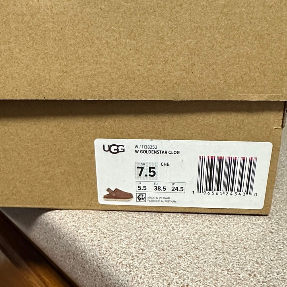 UGG Goldenstar Clog NWT - Picture 7 of 7